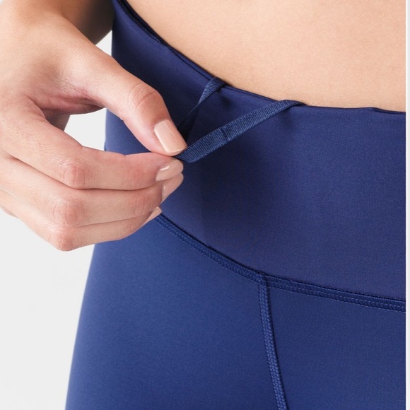 Lululemon Beat The Heat Crop - Picture 4 of 10